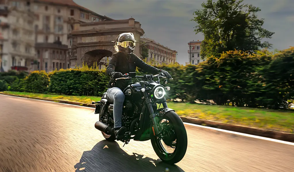 Cerchi una custom con un’anima da rockstar? Scopri Keeway V302C!