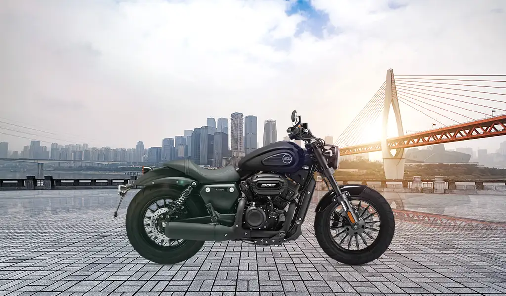 Keeway V302C: la cruiser dal cuore bicilindrico che conquista Torino